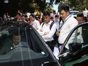 Thị trường ô tô Việt biến động trái chiều vì dịch COVID-19
