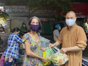 Công giáo, Phật giáo ở TP.HCM cùng người nghèo trong đại dịch