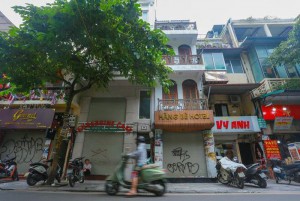 Hà Nội: Doanh thu khách sạn, nhà hàng, dịch vụ giảm mạnh