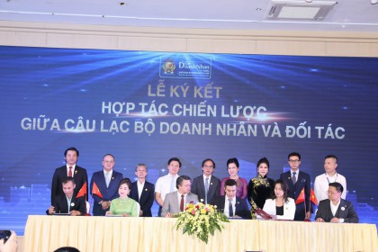 Câu lạc bộ Doanh nhân Việt Nam tại Hà Nội ra mắt nhân sự dự kiến